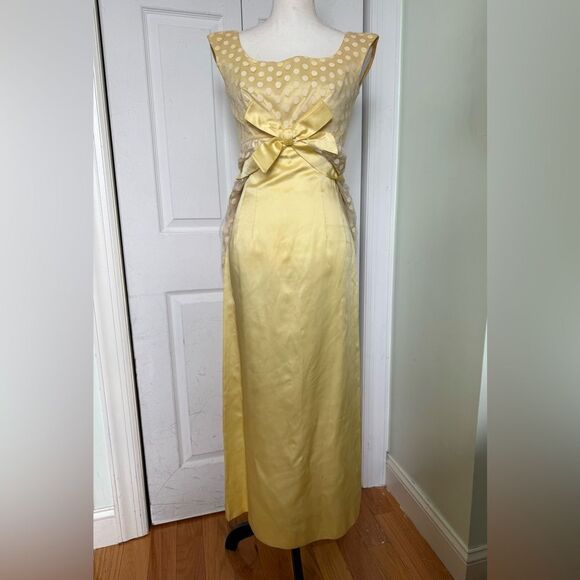 1950s/60s Baby Doll Empire Waist Yellow Polka Dot Dress - Picture 3 of 15